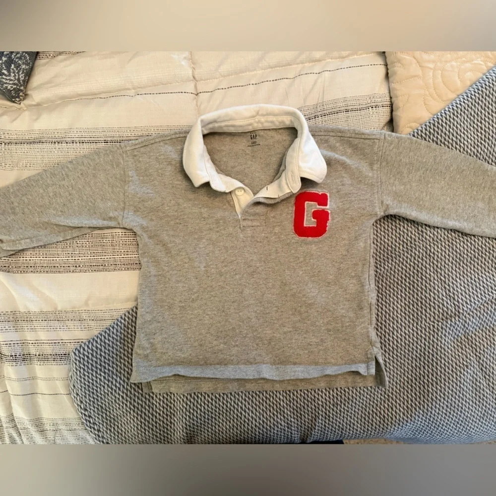 EUC Bundle of GAP Polo and Hoodie